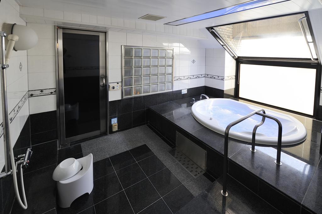 Water Hotel Mw (Adults Only) Saitama Eksteriør billede